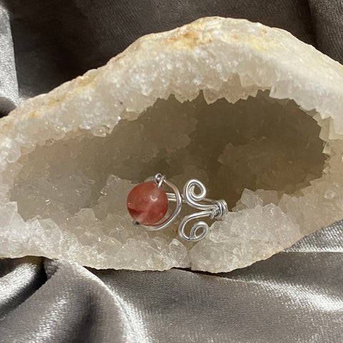 Adjustable strawberry quartz ring